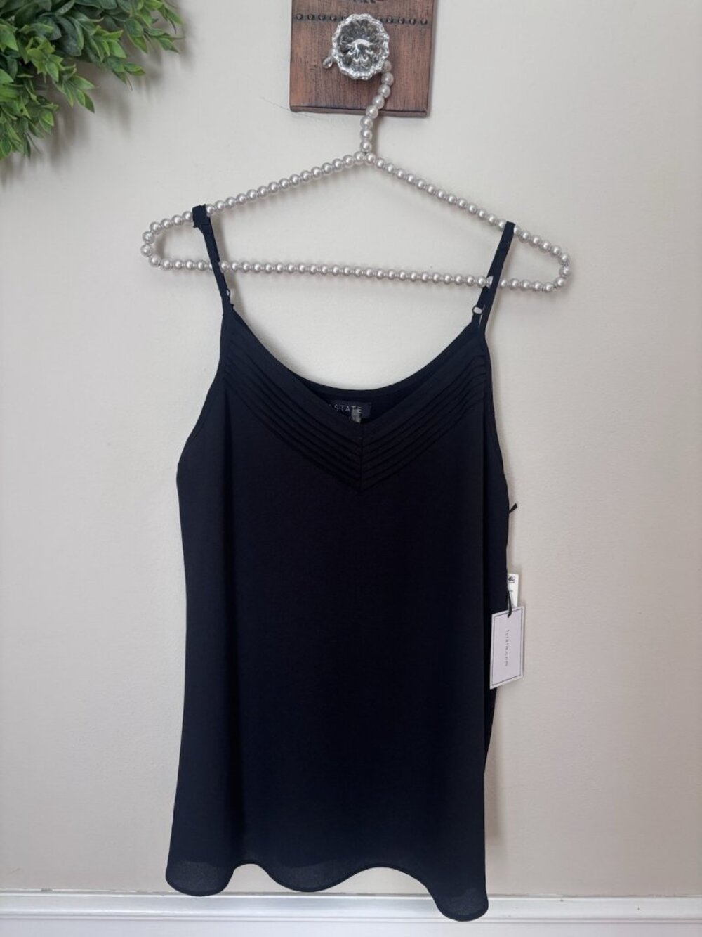 NWT 1.State Womens Size Medium Black Sleeveless Camisole Top Pleated